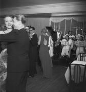 Marlène Dietrich et son mari Rudolf Sieber au Big Apple, 73 rue Pigalle, Paris, 1938