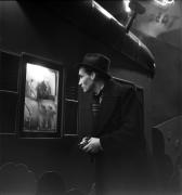 Devant un cabaret de Pigalle, Paris, 1938